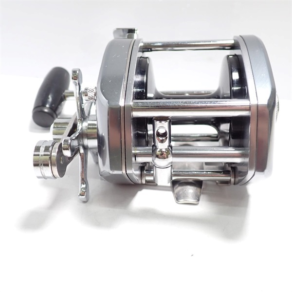 バンタム１０００Ｌ（右）